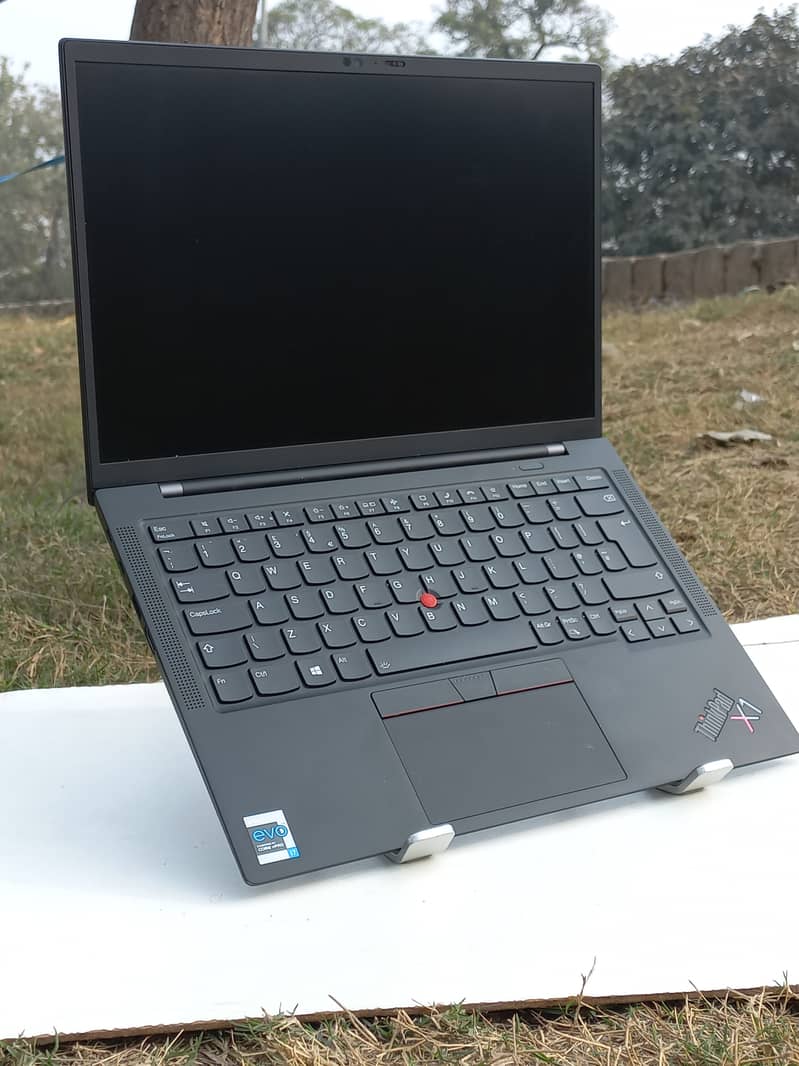 lenovo x1 carbon gen 9 | Core i7 11th gen | 16gb ram | Ultraslim 6