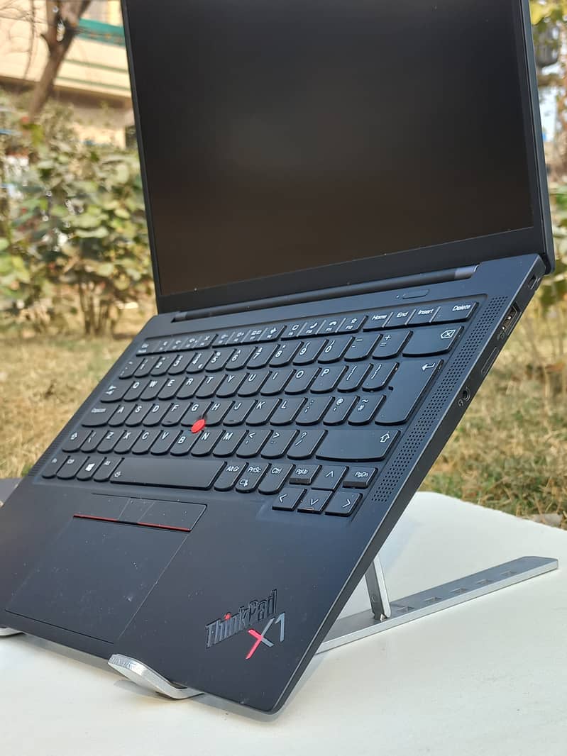 lenovo x1 carbon gen 9 | Core i7 11th gen | 16gb ram | Ultraslim 7