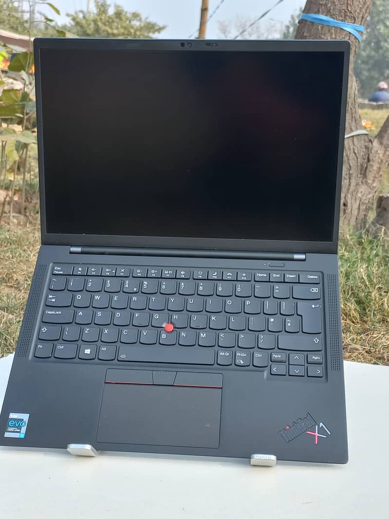 lenovo x1 carbon gen 9 | Core i7 11th gen | 16gb ram | Ultraslim 9