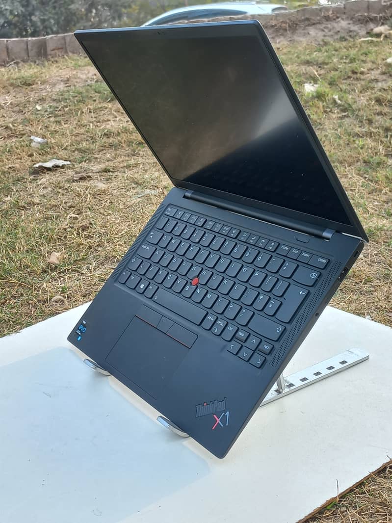 lenovo x1 carbon gen 9 | Core i7 11th gen | 16gb ram | Ultraslim 11