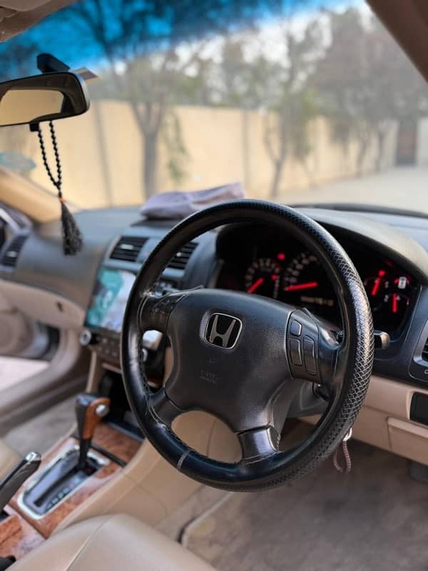 Honda Accord 2005 4