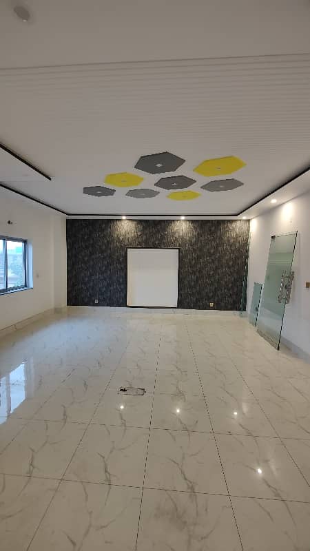 1ST FLOOR OFFICE FOR RENT, 1 WASHROOM, MAIN BOULEVARD APPROACH, SEELING, MARBLE ON FLOOR 3