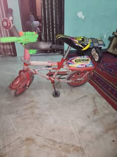 kids cycle urgent sale looking like new