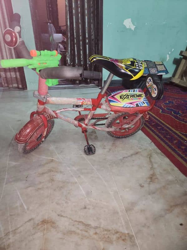 kids cycle urgent sale looking like new 0