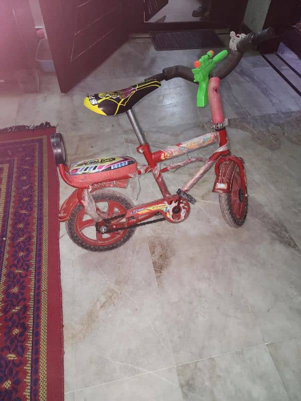 kids cycle urgent sale looking like new 2