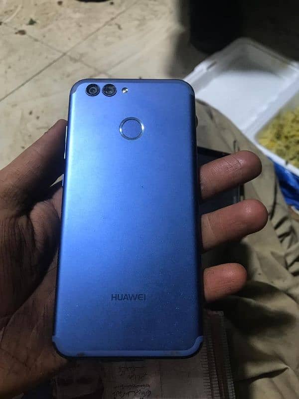 i m selling my Huawei nova 2 2