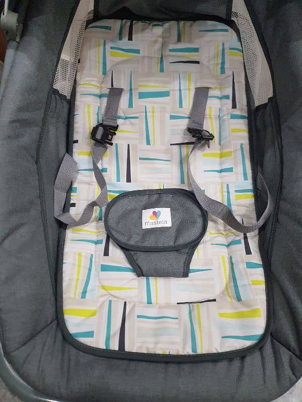 Mastela Bouncer Baby Swing Electric cradle jhoola 99% new jhula 1