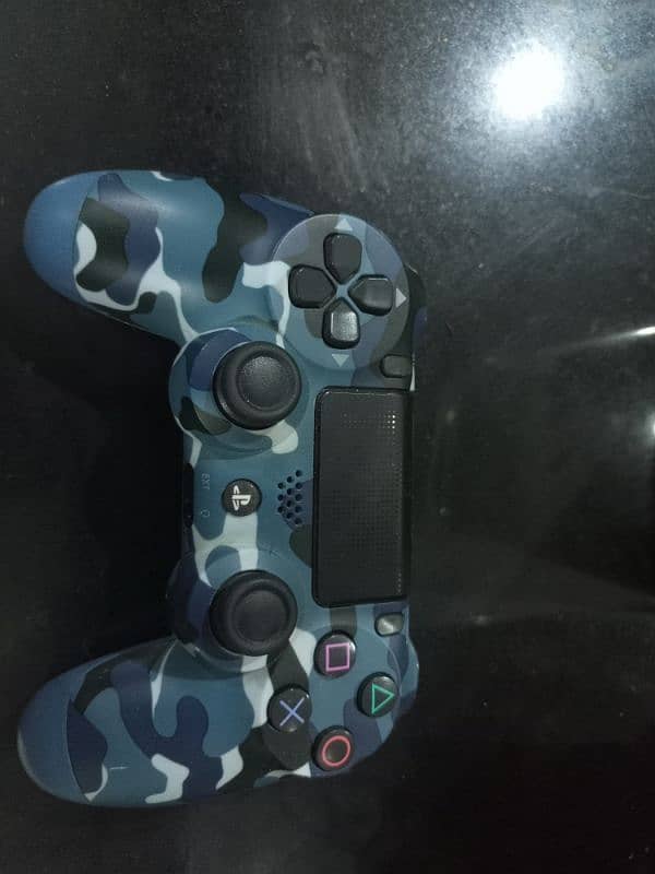 DualShock 4 controller 0