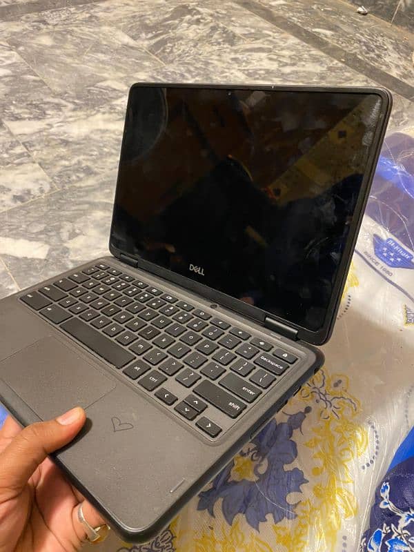 Chrome Book 4/64 with touch pannel 0