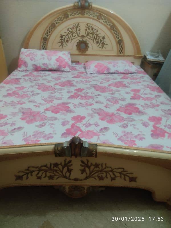 dco paint king size bed 4