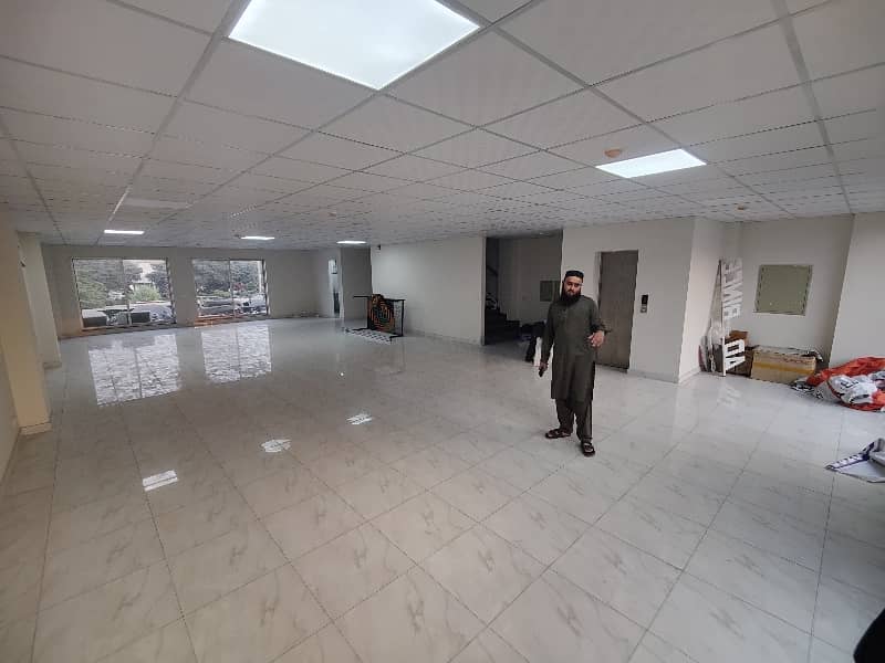 DOUBLE COMMERCIAL NEAT AND CLEAN HALL IN JOHAR TOWN, LAKE CITY, RIWIND RD FOR RENT 6