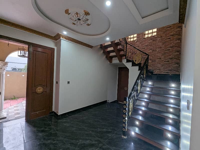 10 Marla Corner House Double Storey Spanish Style Stylish House Available For Sale In Tariq Garden Lahore With Original Pics 5