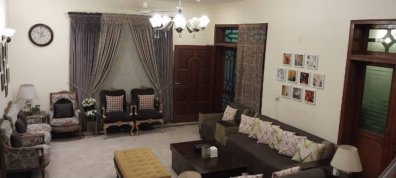 12 Marla Used House Owner Built Vip House Available For Sale In Johr town Phase 2 Lahore 10