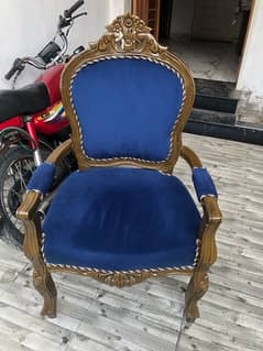 Room chairs 2 year used New type