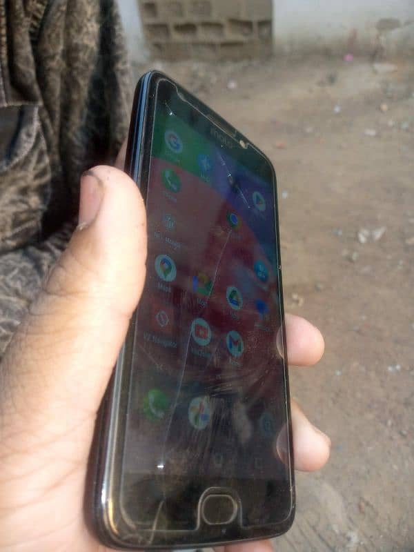 Moto E4 mobail 2 16 hai penal tora carush hai touch ok 1