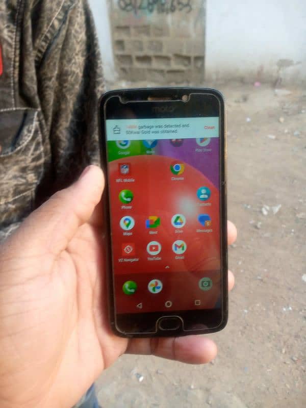 Moto E4 mobail 2 16 hai penal tora carush hai touch ok 2