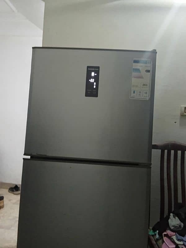 Refrigerator 0