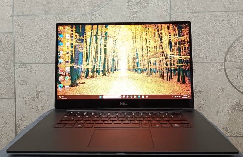 Dell Xps 15 9570 H processor i5 8th generation 4