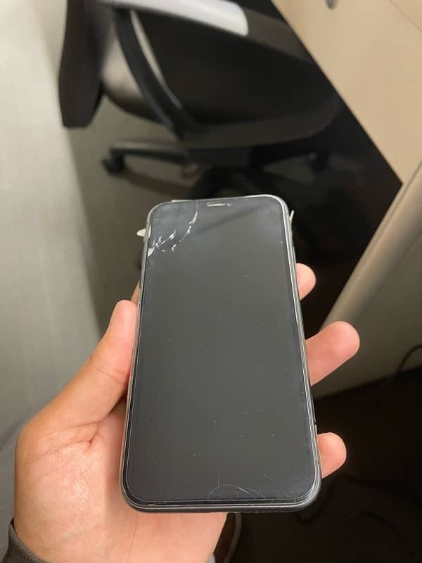 Iphone 11 128 PTA APPROVED 5