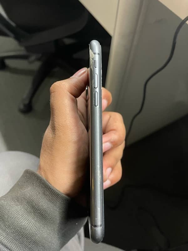 Iphone 11 128 PTA APPROVED 7