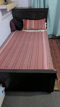 Bedset with dressing table,side tables and single bed for sale