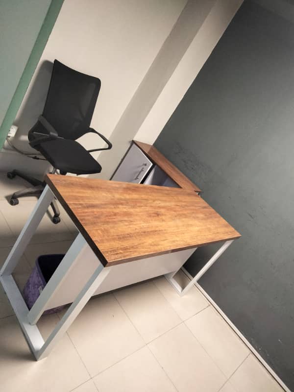 Vip fully furnished office for rent with services 6