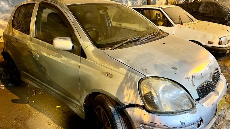 Toyota Vitz 2004 Japan assembled WhatsApp 03128674970 2