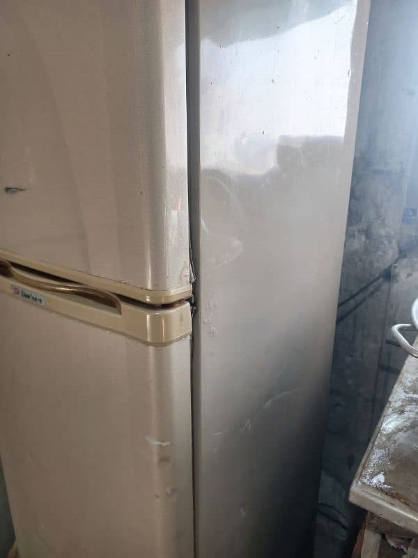 dawalance fridge midum siz for sale 1