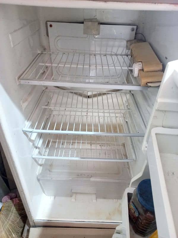 dawalance fridge midum siz for sale 3