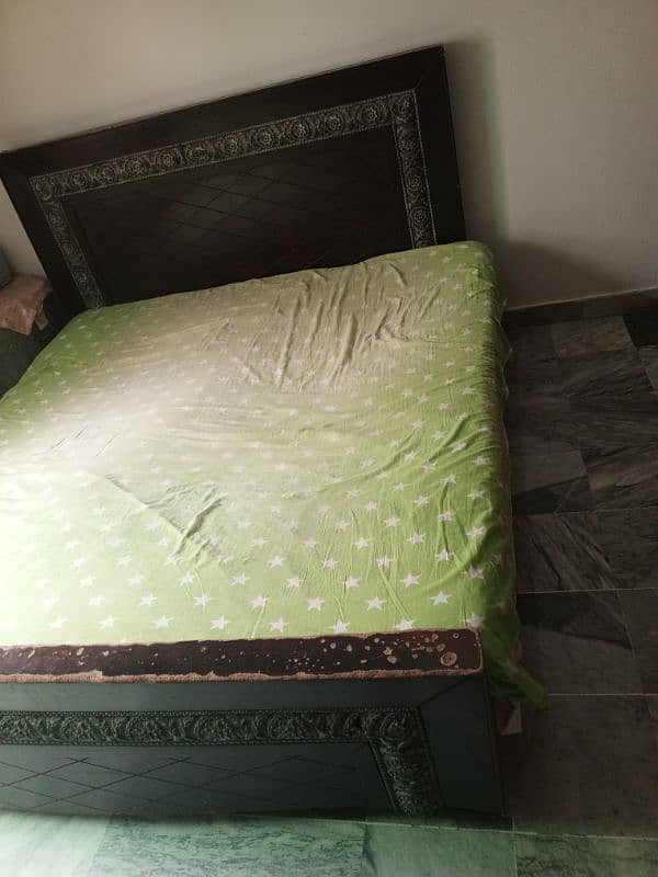 1 bed 2 sides table urgent sale 0