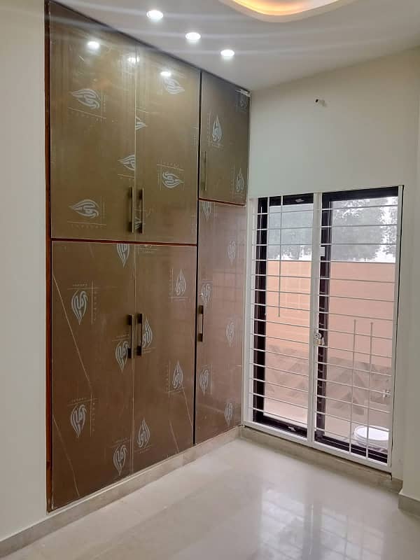 10 MARLA UPPER PORTION FOR RENT IN BAHRIA TOWN LAHORE 2