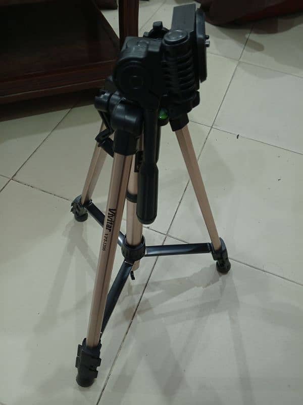 Tripod Stand 2