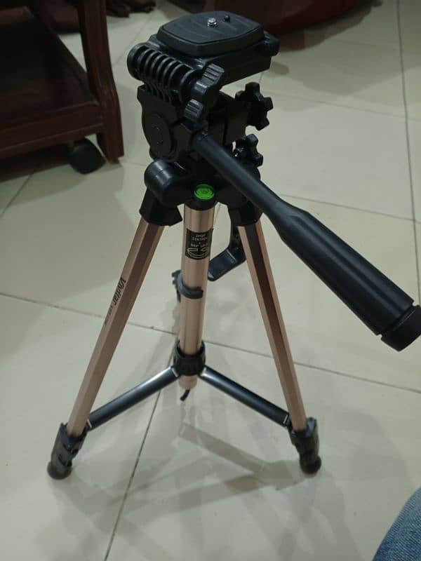 Tripod Stand 4