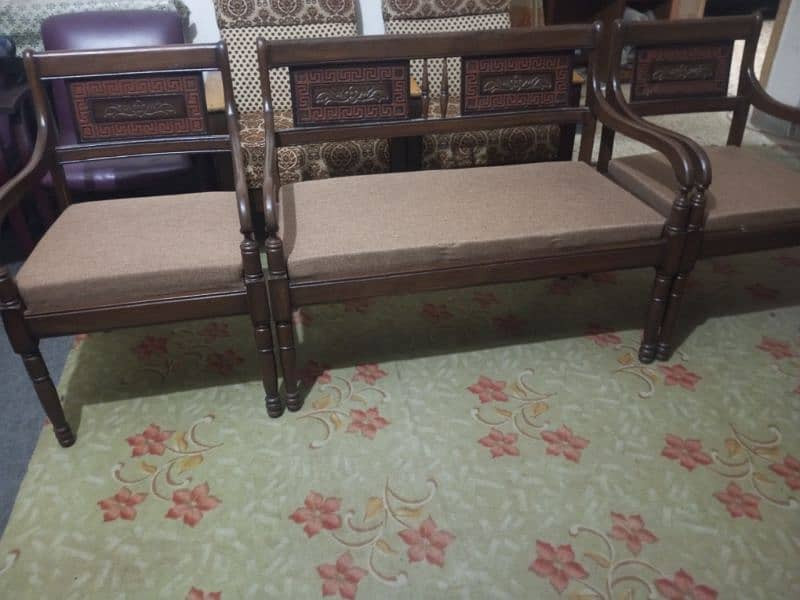 4 seater sofa for sell 3