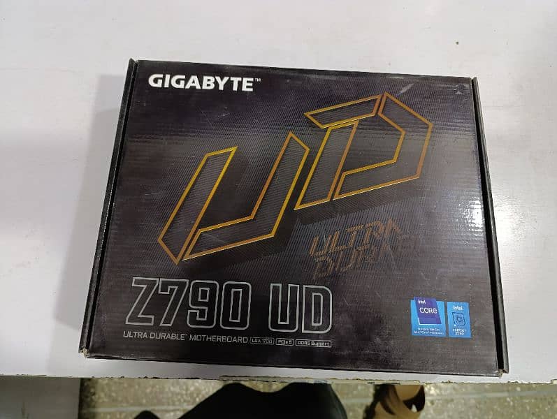 i7 12700 with gigabyte z790 ultra durable ddr5 0