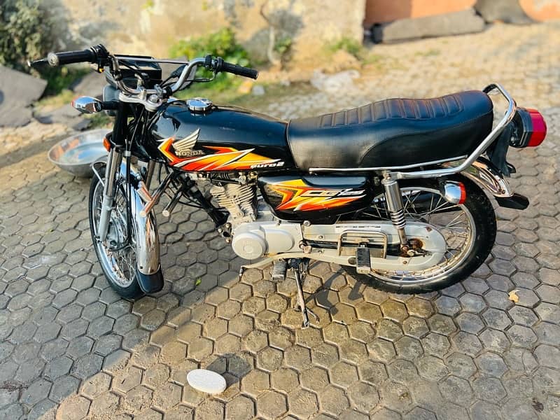 Honda CG 125 Black Colour 5