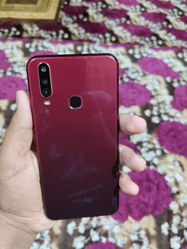 vivo y15 red or black color Mai hai 3