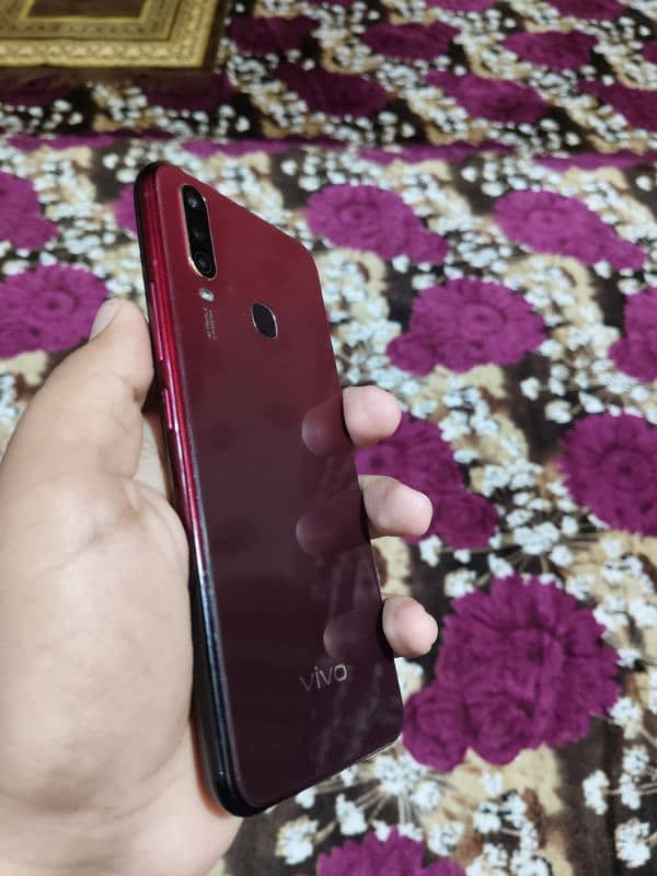 vivo y15 red or black color Mai hai 4