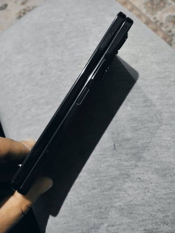 Galaxy Z fold 5 3