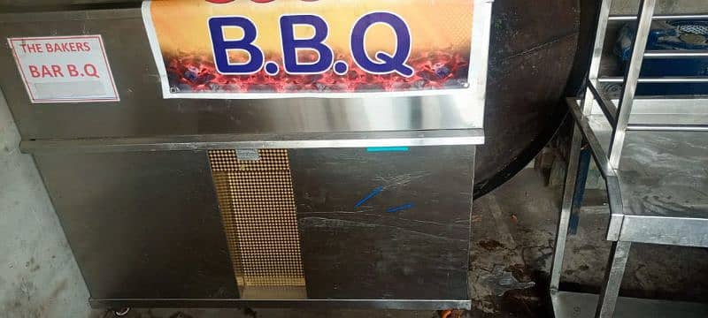 bar b q euipement. 9