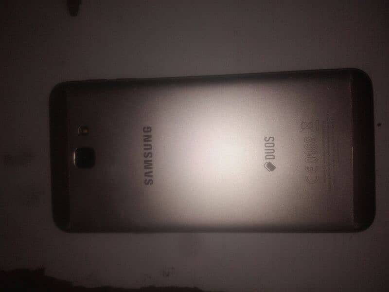 urgent sale Samsung j5 prime in good condition 4