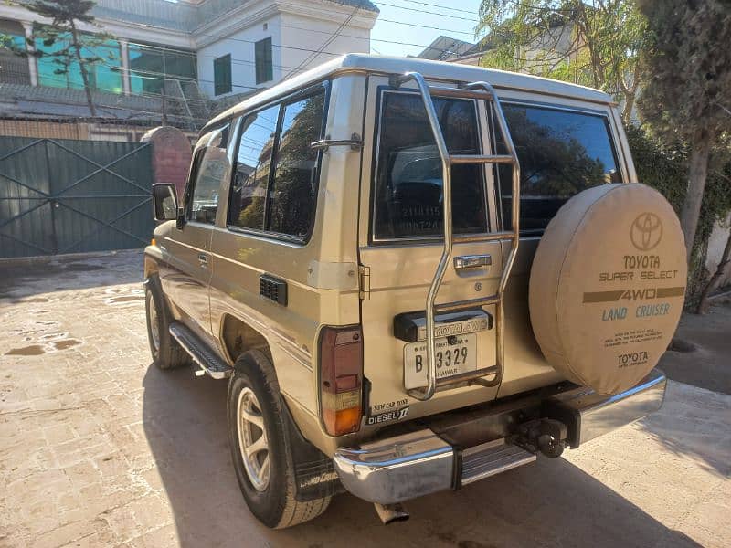 Toyota Land Cruiser LJ70 1990 6