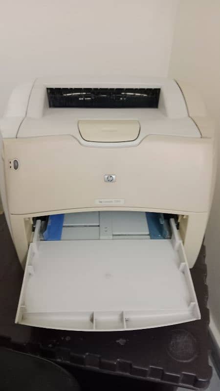 hp 1300 laserjet Printer in Good condition. 1