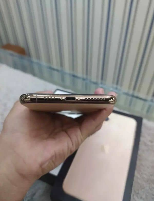 iphone 11 pro Max 256 GB PTA approved 03487362872 my WhatsApp number 0