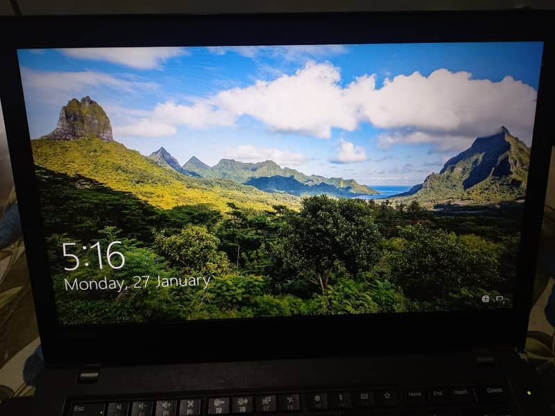 Lenovo t470 I5 7th Generation 8 GB 256 GB 4