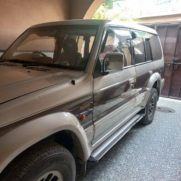 Mitsubishi Pajero 1993 2