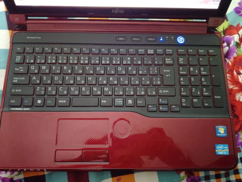 Cori7 Laptop 15.6"  8 gb ram  750gb hardisk Web cam Numeric keypad 1