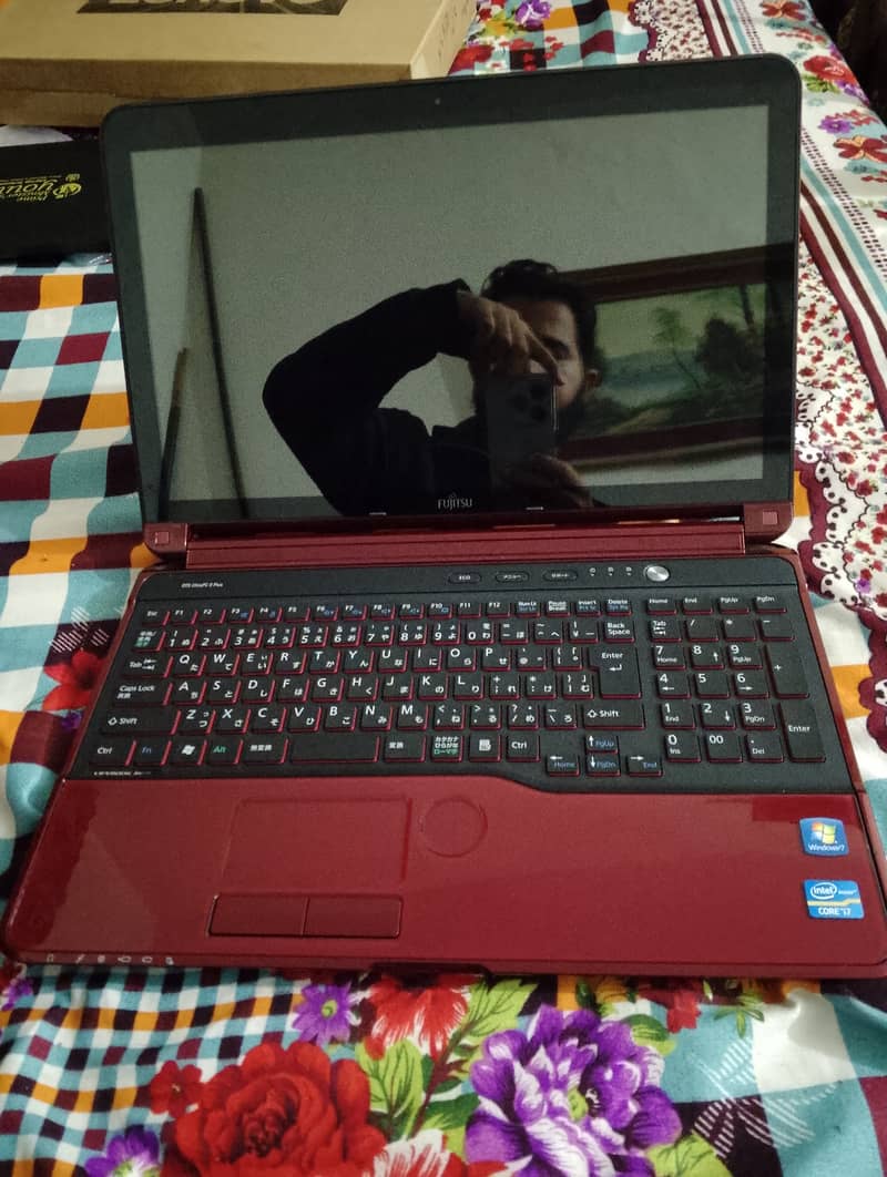 Cori7 Laptop 15.6"  8 gb ram  750gb hardisk Web cam Numeric keypad 11