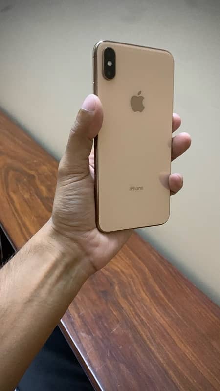 XS Max Gold 64GB PTA Approved 3