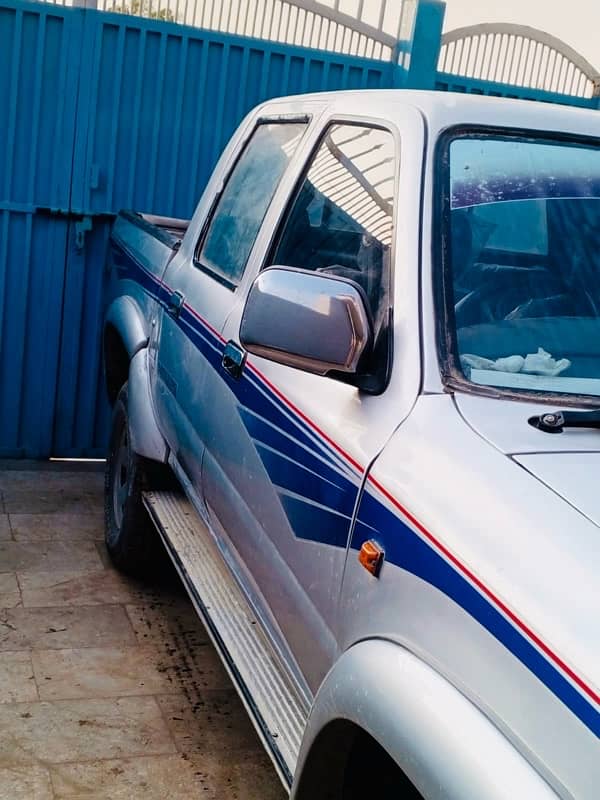 Toyota Hilux 1993 in new condition 5